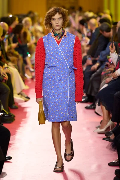 Look 13
